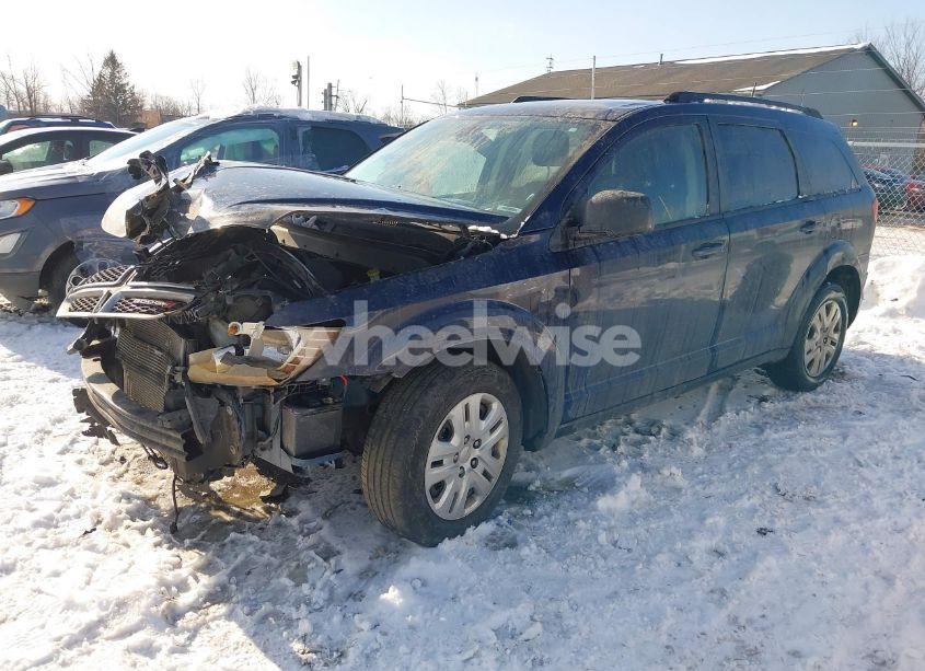 Photo 2 of 2018 Dodge Journey SE (VIN 3C4PDCAB5JT510207)