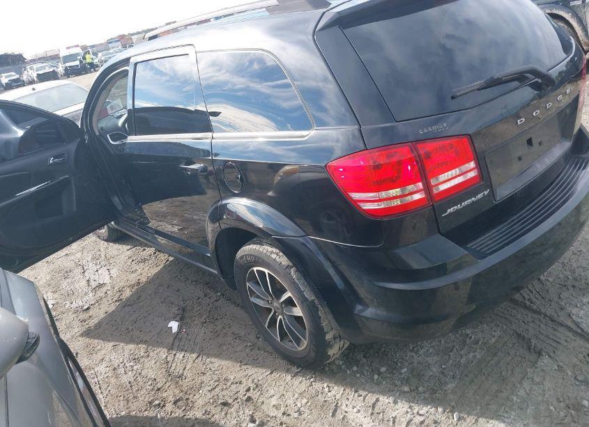 Photo 3 of 2018 Dodge Journey SE (VIN 3C4PDCAB5JT515357)