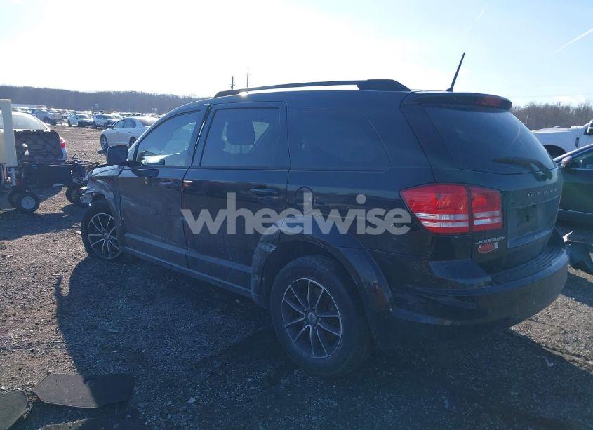 Photo 3 of 2018 Dodge Journey SE (VIN 3C4PDCAB5JT535902)