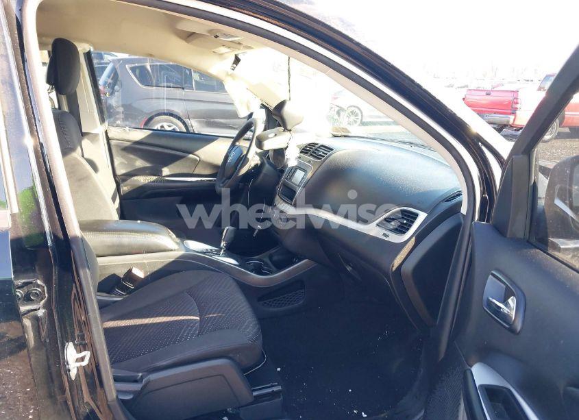 Photo 5 of 2018 Dodge Journey SE (VIN 3C4PDCAB5JT535902)