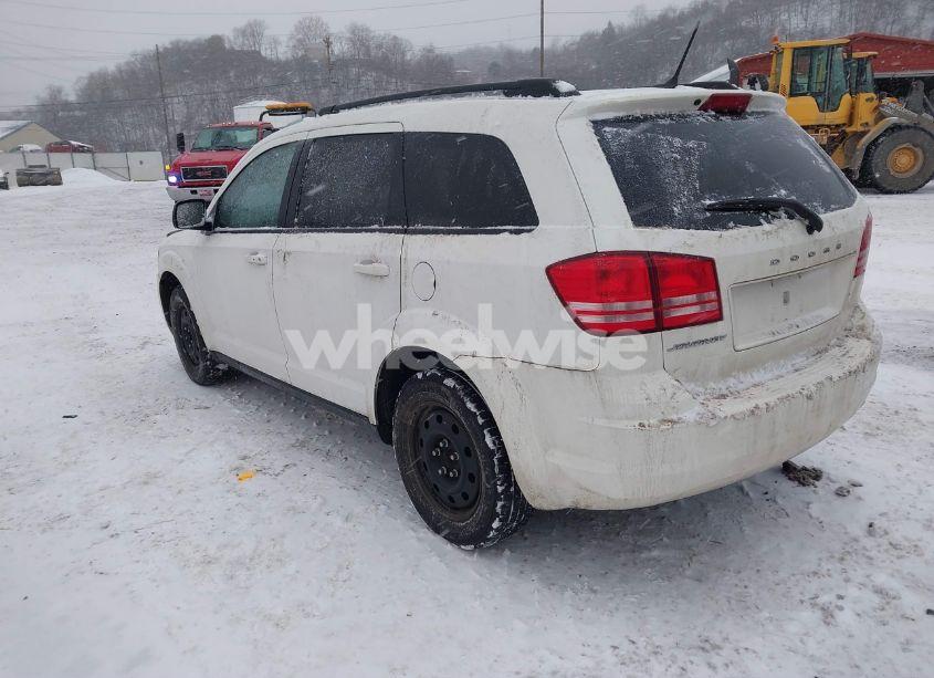 Photo 3 of 2016 Dodge Journey SE (VIN 3C4PDCAB6GT147389)