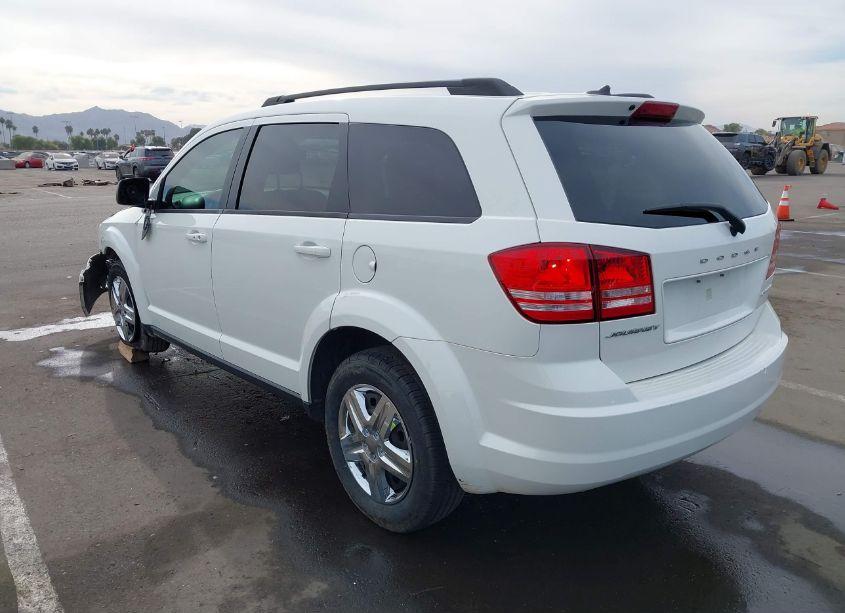 Photo 3 of 2016 Dodge Journey SE (VIN 3C4PDCAB6GT158456)