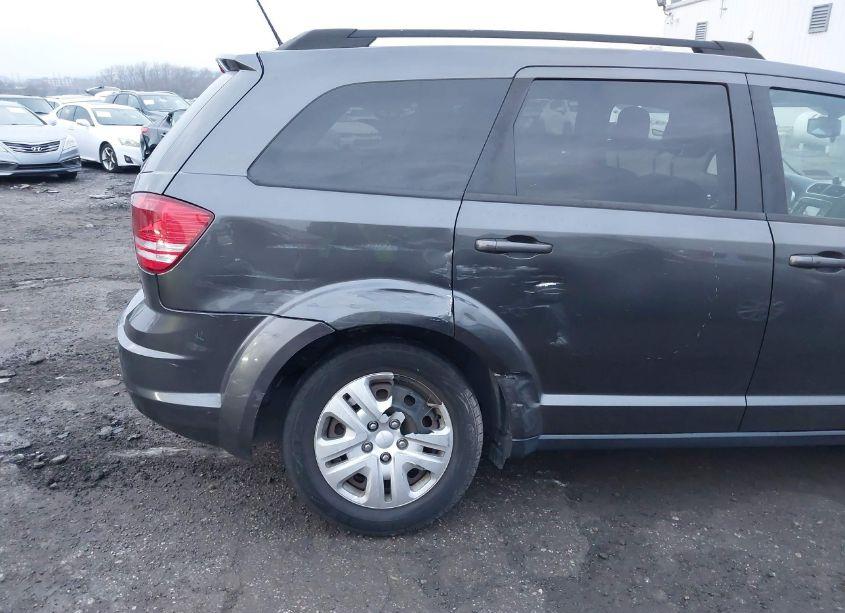 Photo 6 of 2017 Dodge Journey SE (VIN 3C4PDCAB6HT529598)