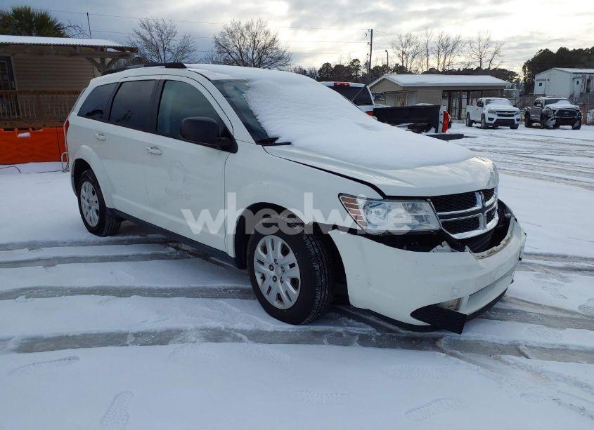 2017 Dodge Journey SE (VIN 3C4PDCAB6HT562875) main photo