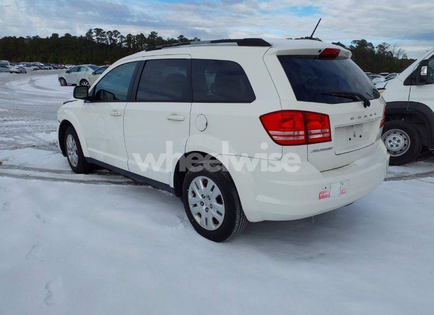 Photo 3 of 2017 Dodge Journey SE (VIN 3C4PDCAB6HT562875)