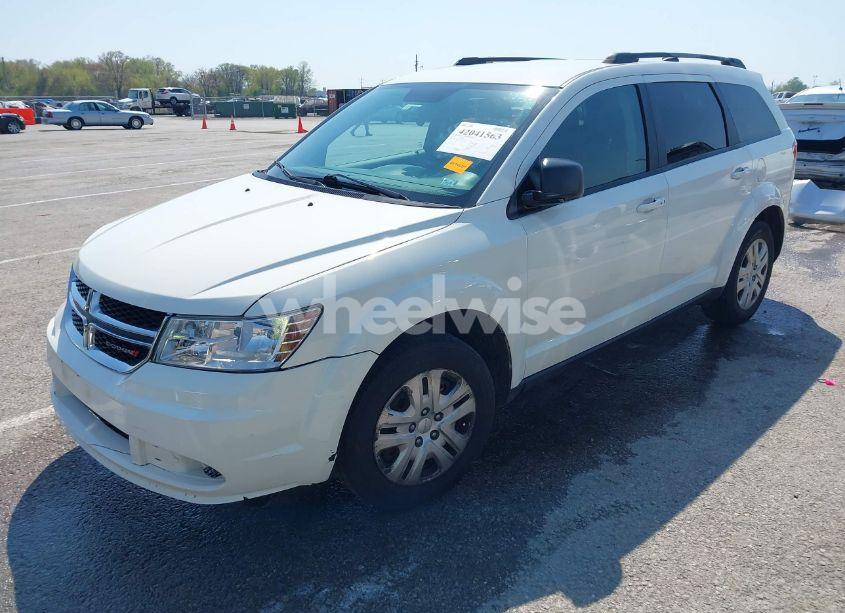 Photo 2 of 2017 Dodge Journey SE (VIN 3C4PDCAB6HT608298)