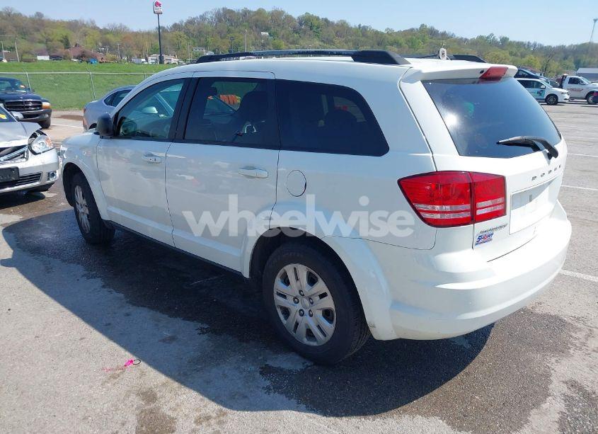 Photo 3 of 2017 Dodge Journey SE (VIN 3C4PDCAB6HT608298)