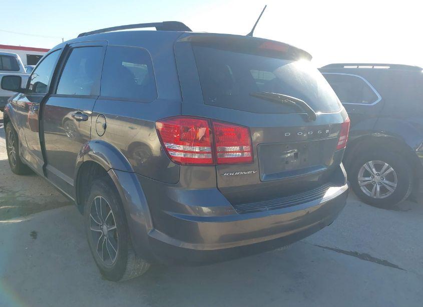 Photo 3 of 2017 Dodge Journey SE (VIN 3C4PDCAB6HT637266)