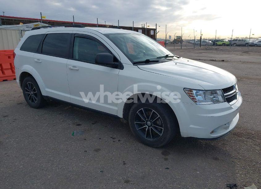 2017 Dodge Journey SE (VIN 3C4PDCAB6HT670624) main photo