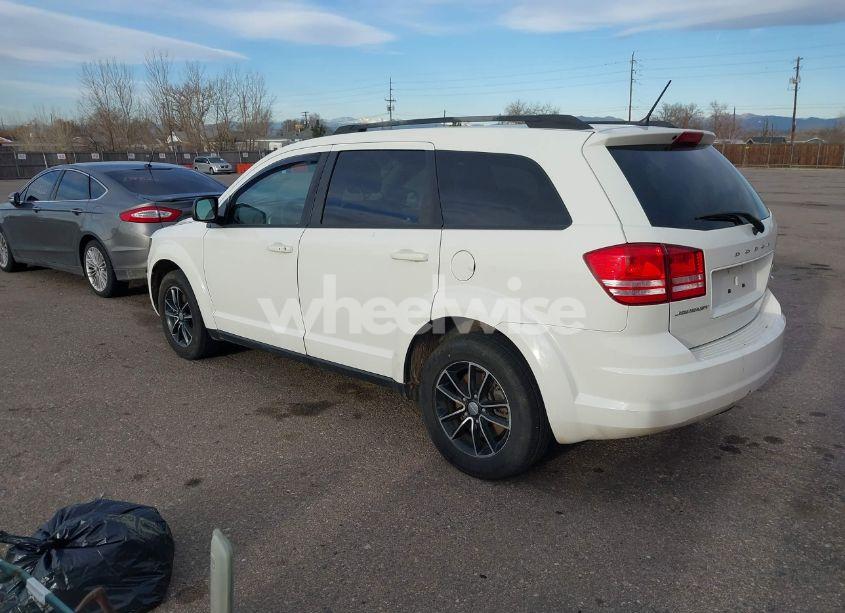 Photo 3 of 2017 Dodge Journey SE (VIN 3C4PDCAB6HT670624)