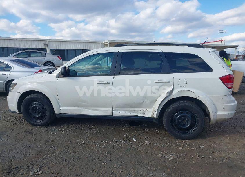 Photo 14 of 2018 Dodge Journey SE (VIN 3C4PDCAB6JT183669)