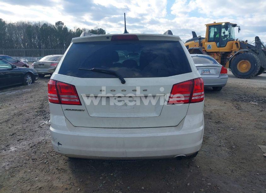 Photo 16 of 2018 Dodge Journey SE (VIN 3C4PDCAB6JT183669)