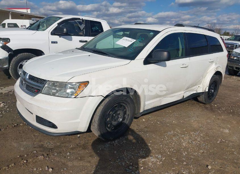 Photo 2 of 2018 Dodge Journey SE (VIN 3C4PDCAB6JT183669)