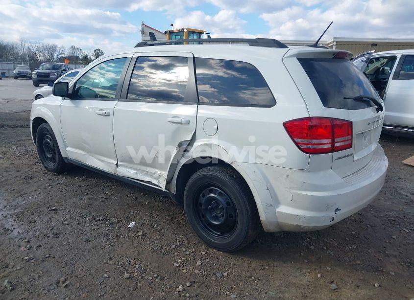 Photo 3 of 2018 Dodge Journey SE (VIN 3C4PDCAB6JT183669)