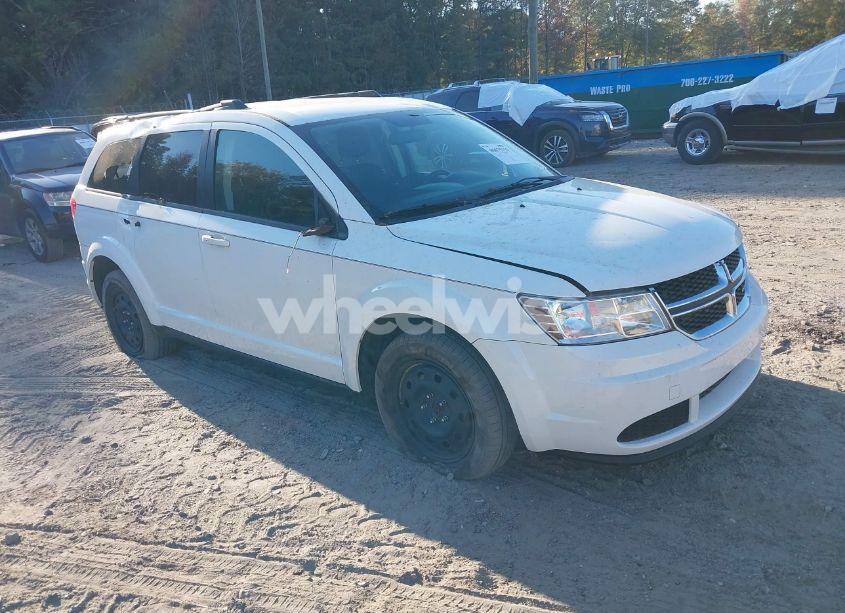 2018 Dodge Journey SE (VIN 3C4PDCAB6JT184062) main photo