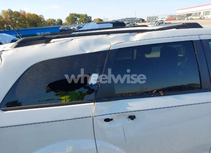 Photo 6 of 2018 Dodge Journey SE (VIN 3C4PDCAB6JT184062)