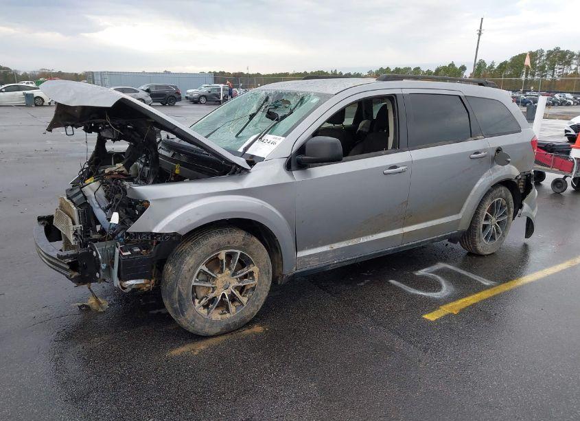 Photo 2 of 2018 Dodge Journey SE (VIN 3C4PDCAB6JT209154)