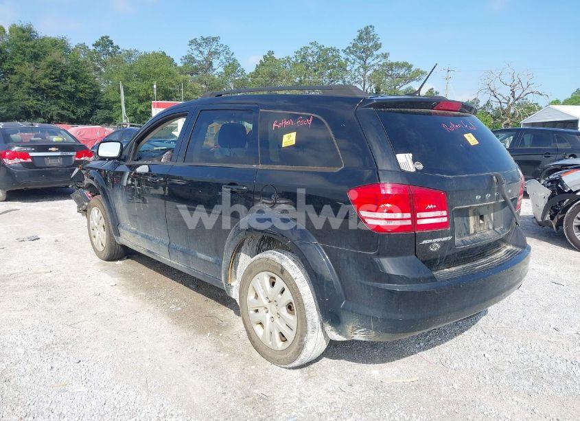 Photo 3 of 2018 Dodge Journey SE (VIN 3C4PDCAB6JT253686)