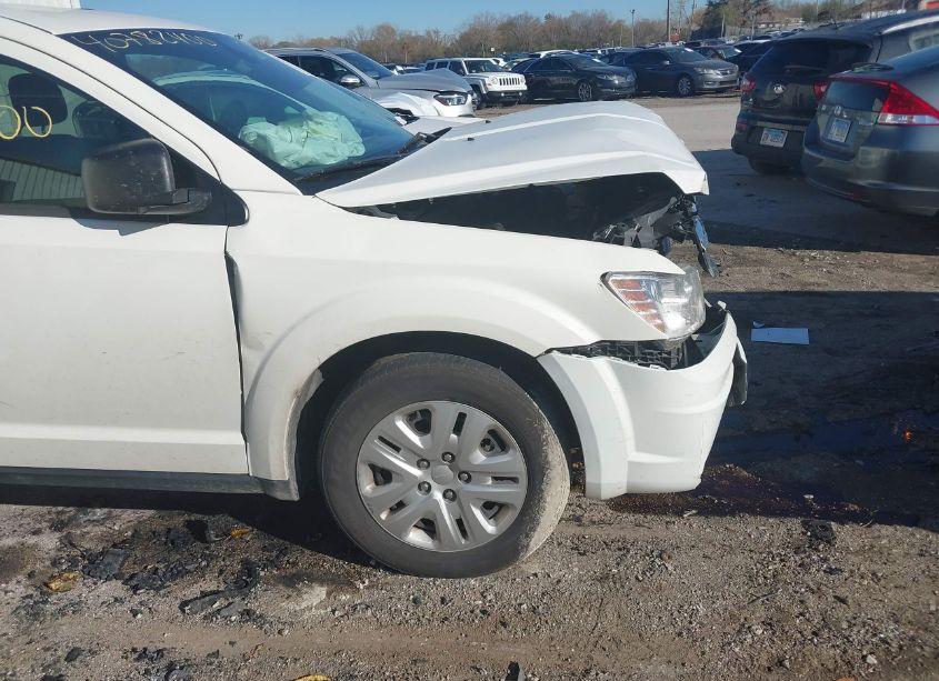 Photo 18 of 2018 Dodge Journey SE (VIN 3C4PDCAB6JT310422)