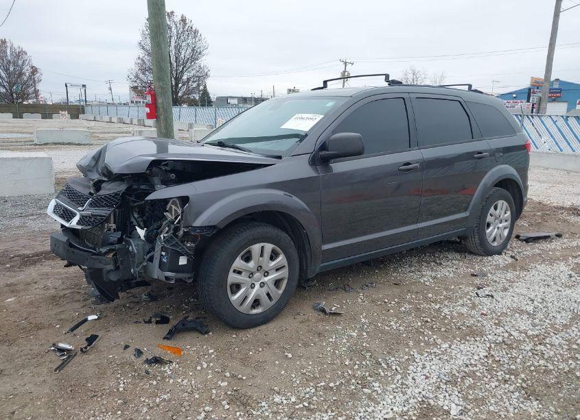 Photo 2 of 2018 Dodge Journey SE (VIN 3C4PDCAB6JT382902)
