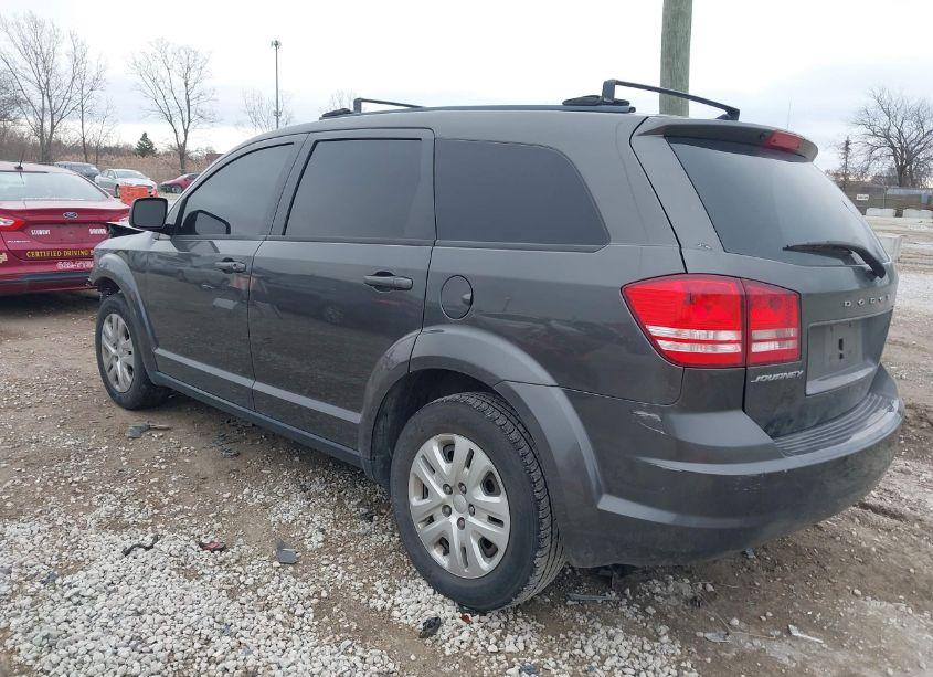 Photo 3 of 2018 Dodge Journey SE (VIN 3C4PDCAB6JT382902)