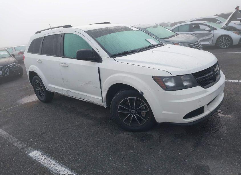 2018 Dodge Journey SE (VIN 3C4PDCAB6JT383967) main photo