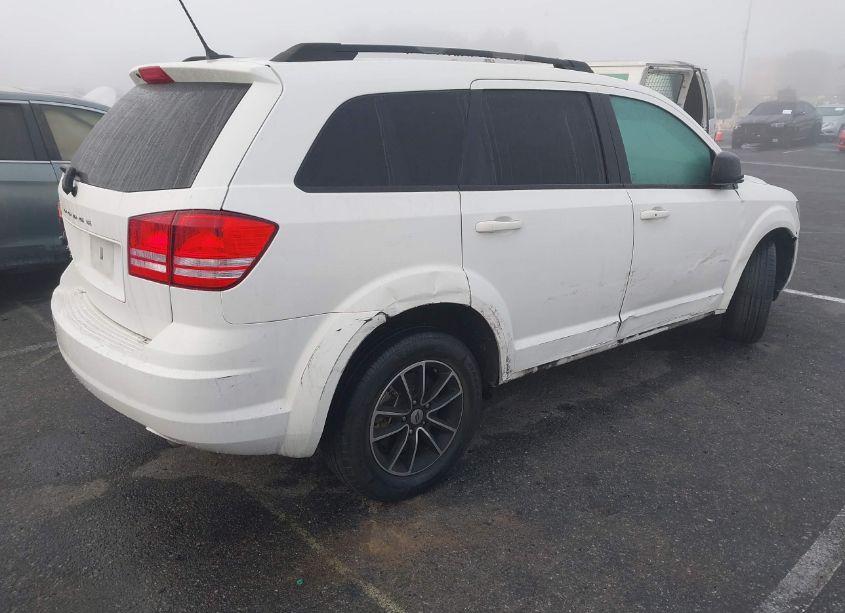 Photo 4 of 2018 Dodge Journey SE (VIN 3C4PDCAB6JT383967)