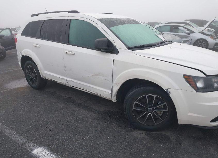 Photo 6 of 2018 Dodge Journey SE (VIN 3C4PDCAB6JT383967)