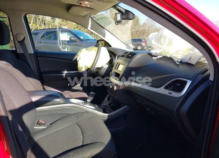 Photo 5 of 2018 Dodge Journey SE (VIN 3C4PDCAB6JT384133)