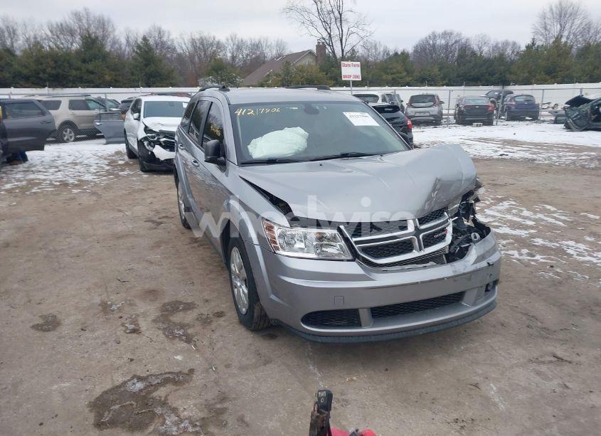 2018 Dodge Journey SE (VIN 3C4PDCAB6JT421424) main photo
