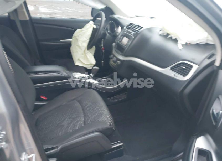 Photo 5 of 2018 Dodge Journey SE (VIN 3C4PDCAB6JT421424)