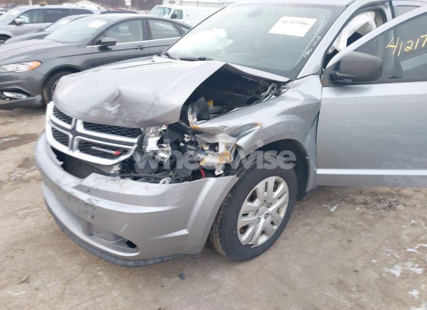 Photo 6 of 2018 Dodge Journey SE (VIN 3C4PDCAB6JT421424)