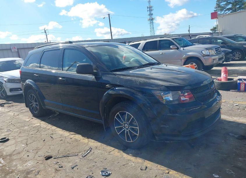 2018 Dodge Journey SE (VIN 3C4PDCAB6JT429345) main photo