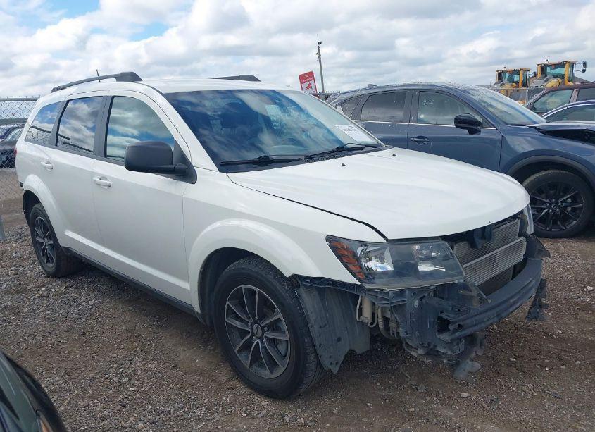 2018 Dodge Journey SE (VIN 3C4PDCAB6JT445190) main photo