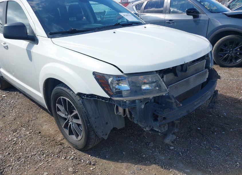 Photo 13 of 2018 Dodge Journey SE (VIN 3C4PDCAB6JT445190)