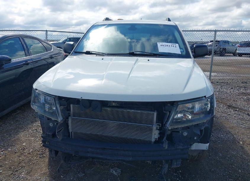 Photo 6 of 2018 Dodge Journey SE (VIN 3C4PDCAB6JT445190)