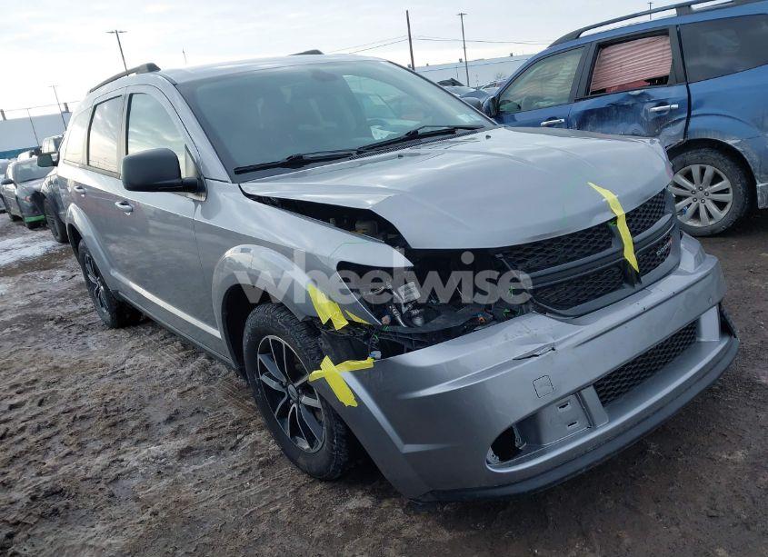 2018 Dodge Journey SE (VIN 3C4PDCAB6JT448607) main photo