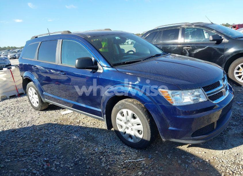 2018 Dodge Journey SE (VIN 3C4PDCAB6JT474561) main photo