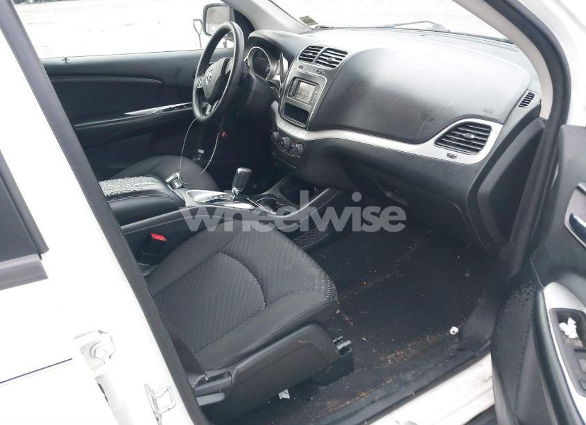 Photo 5 of 2018 Dodge Journey SE (VIN 3C4PDCAB6JT491005)