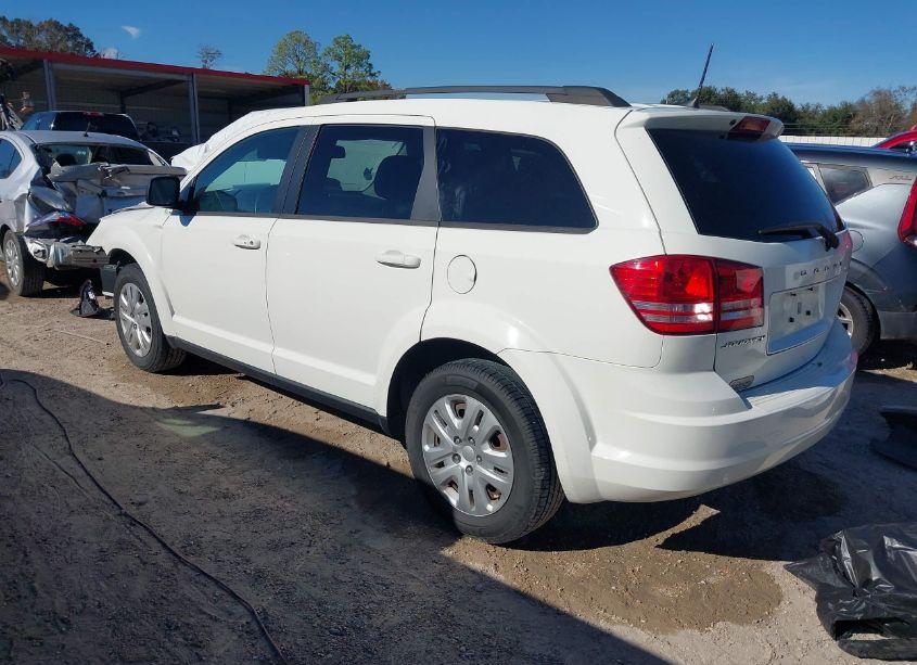 Photo 3 of 2018 Dodge Journey SE (VIN 3C4PDCAB6JT508630)