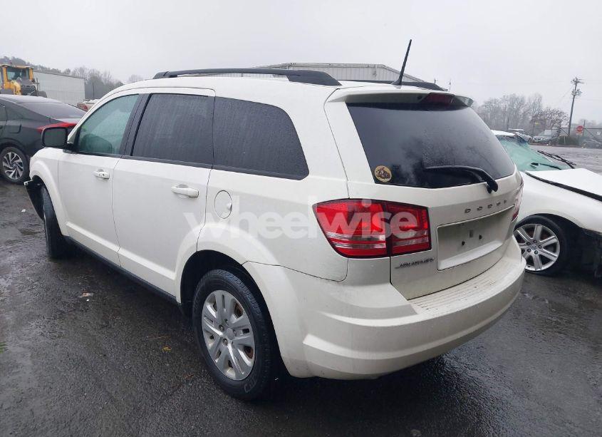 Photo 3 of 2018 Dodge Journey SE (VIN 3C4PDCAB6JT519417)