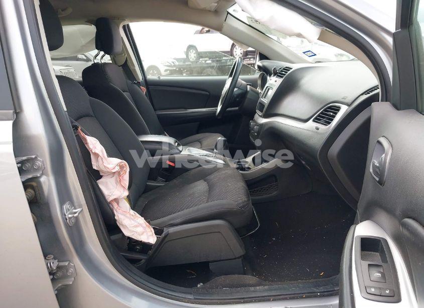 Photo 5 of 2018 Dodge Journey SE (VIN 3C4PDCAB6JT519613)