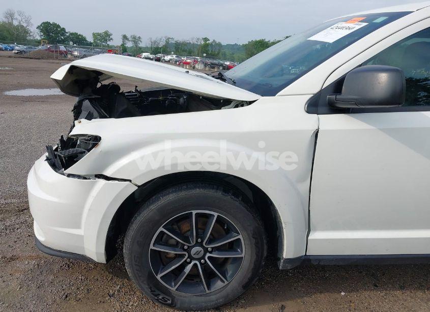 Photo 17 of 2018 Dodge Journey SE (VIN 3C4PDCAB6JT520874)