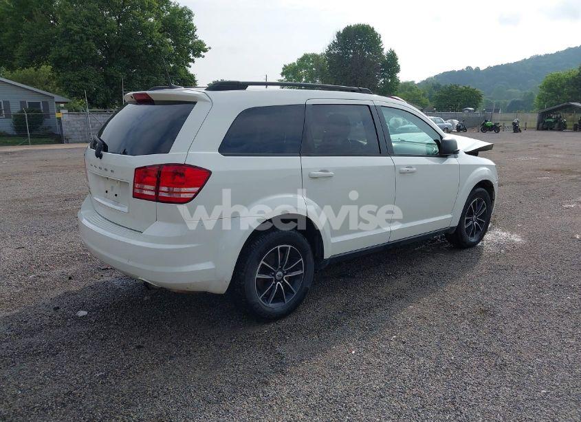 Photo 4 of 2018 Dodge Journey SE (VIN 3C4PDCAB6JT520874)