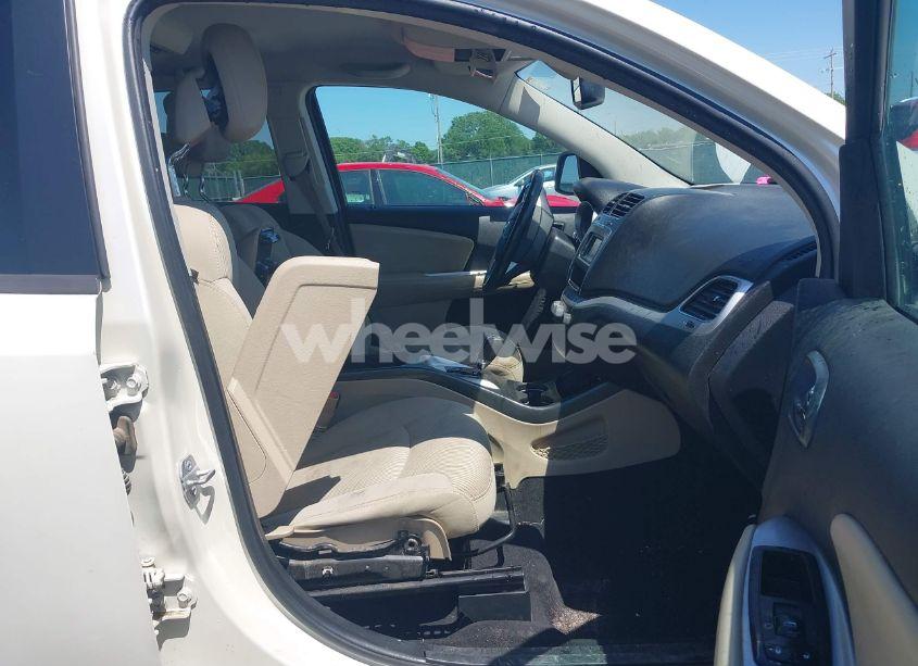 Photo 5 of 2014 Dodge Journey SE (VIN 3C4PDCAB7ET152629)