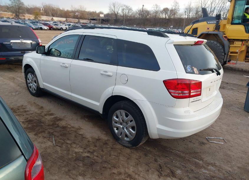 Photo 3 of 2016 Dodge Journey SE (VIN 3C4PDCAB7GT151970)