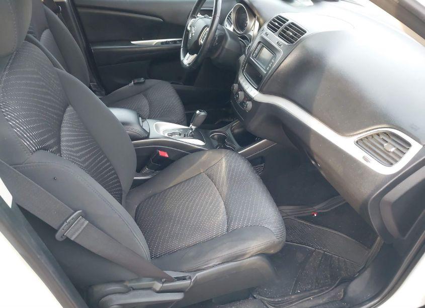 Photo 5 of 2016 Dodge Journey SE (VIN 3C4PDCAB7GT151970)