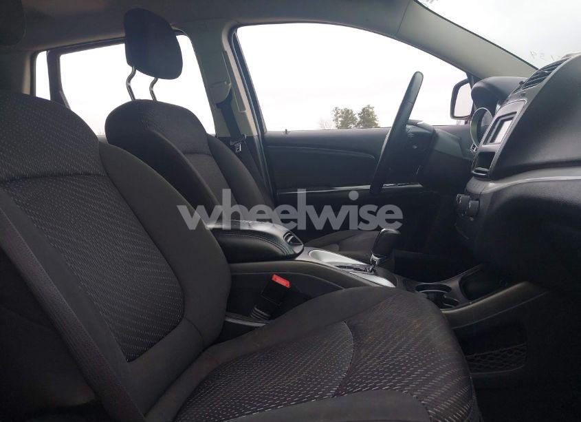 Photo 5 of 2017 Dodge Journey SE (VIN 3C4PDCAB7HT573139)