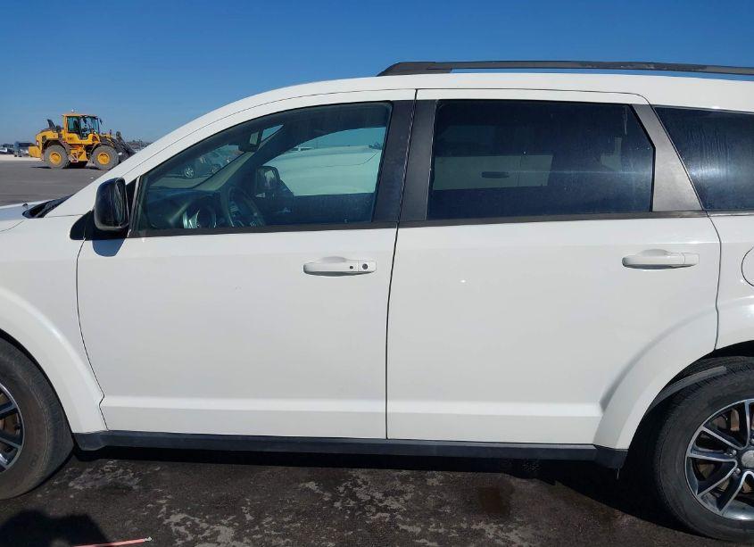 Photo 14 of 2017 Dodge Journey SE (VIN 3C4PDCAB7HT683589)