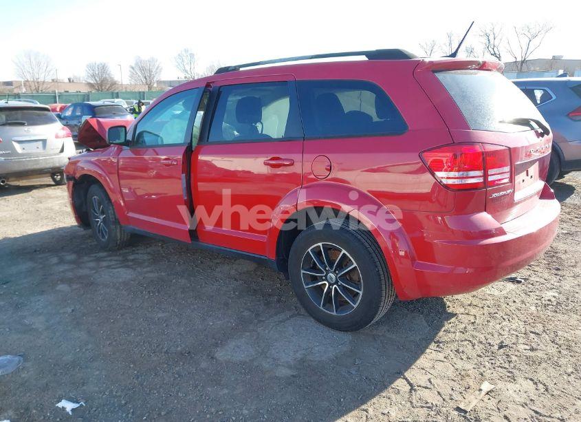Photo 3 of 2018 Dodge Journey SE (VIN 3C4PDCAB7JT236444)